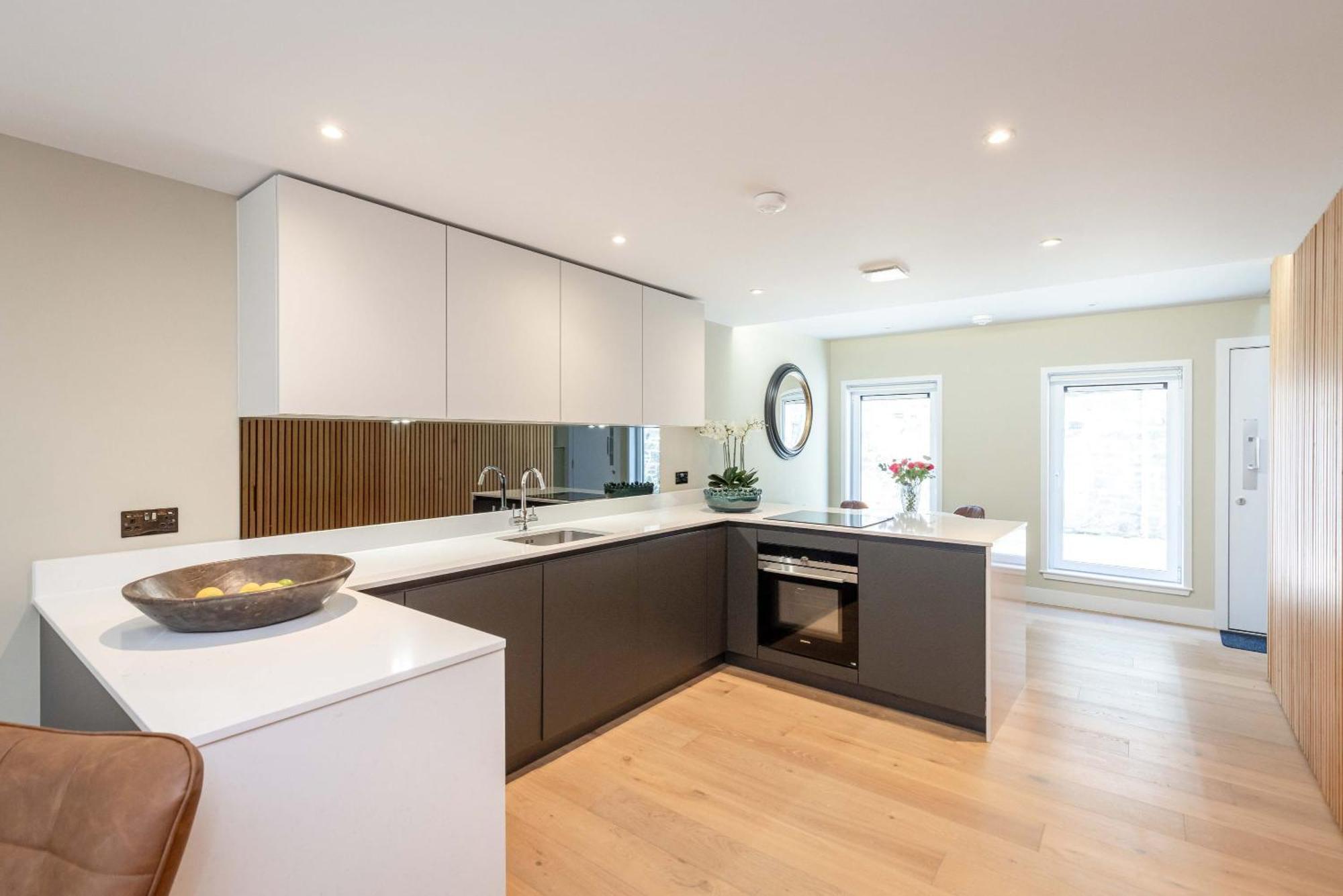 Dragon Suites - City Centre 2 Bed Luxury Mews House Edimburgo Esterno foto